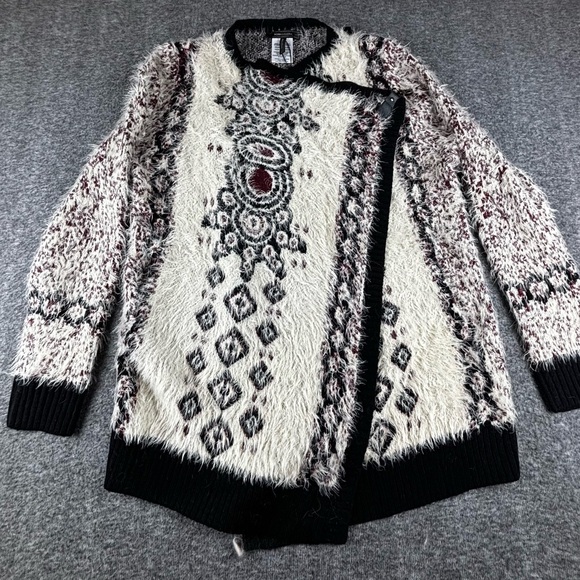 BCBGMaxAzria Sweaters - BCBGMaxAzria Black and Cream Patterned Cardigan